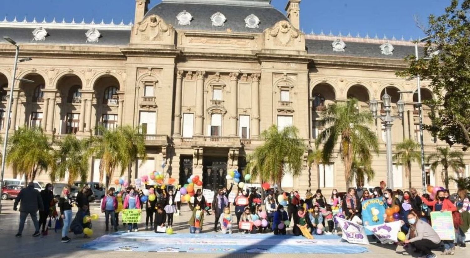 Piden ayuda económica los transportistas escolares y jardines maternales