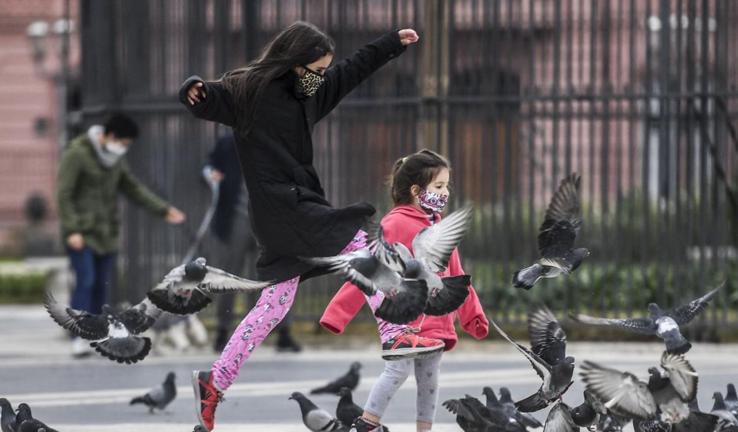 Tras un nuevo récord de contagios diarios, el país superó los 90.000 infectados