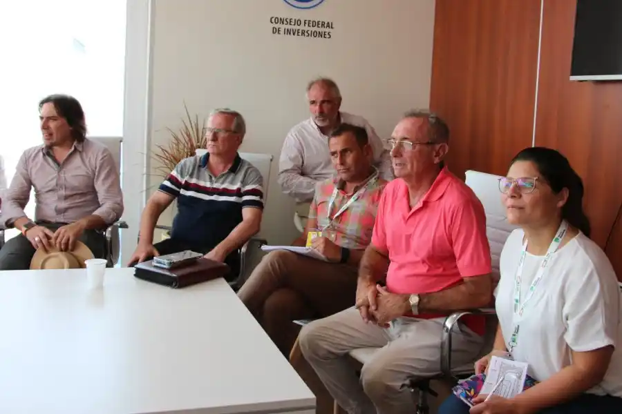 En Expoagro la provincia encabezó una reunión con entidades agropecuarias y proveedores de insumos y servicios por la sequía