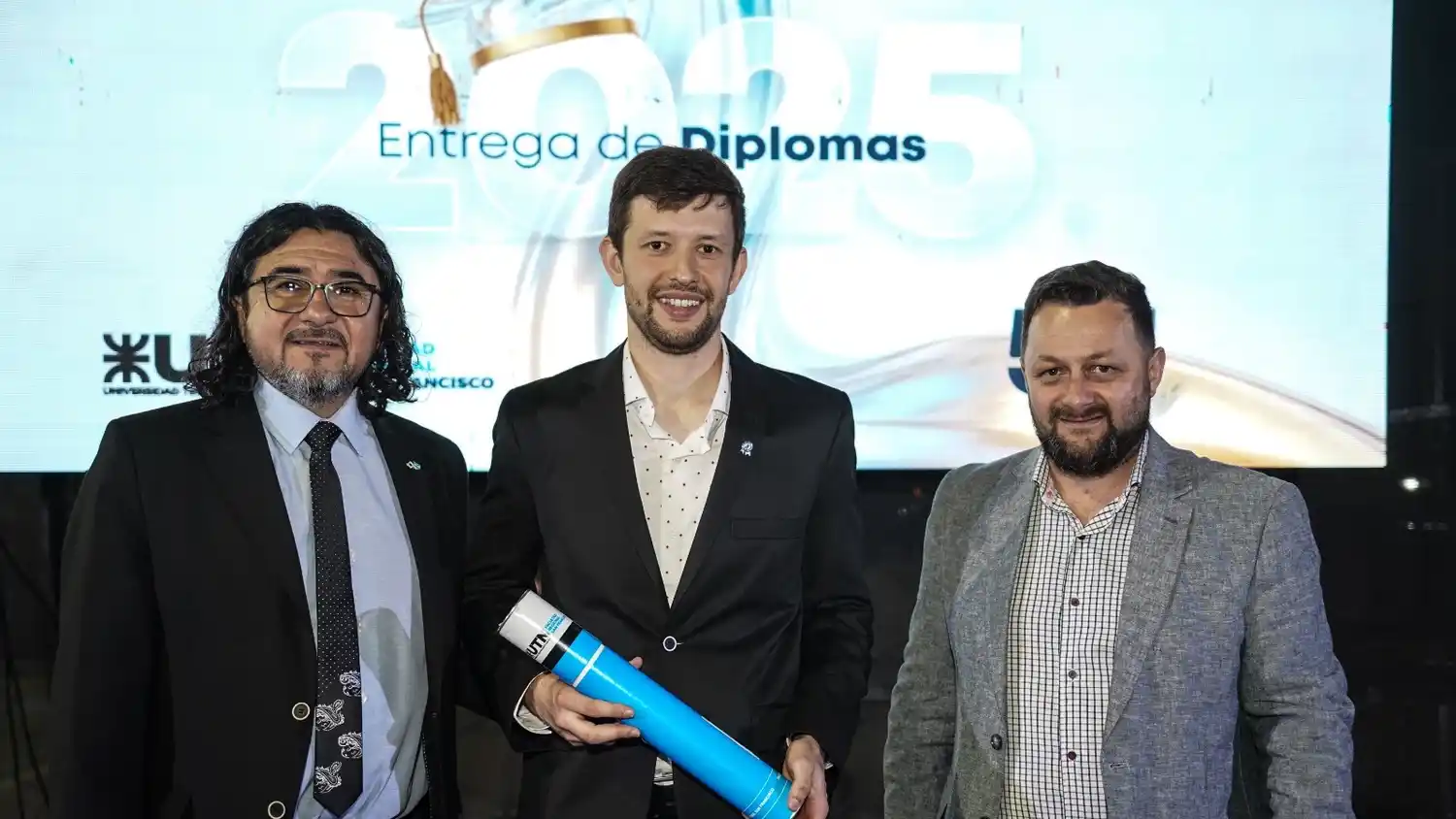 Federico Chiessa al recibir su diploma de ingeniero.