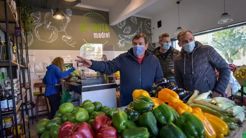Más comercios recibieron los botones de alerta conectados al COM