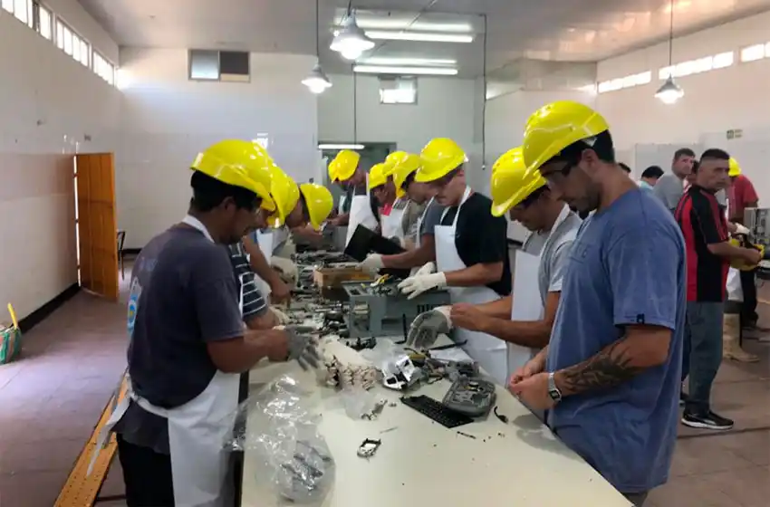 Inauguraron una planta de tratamiento de residuos electrónicos en una de las cárceles de Batán