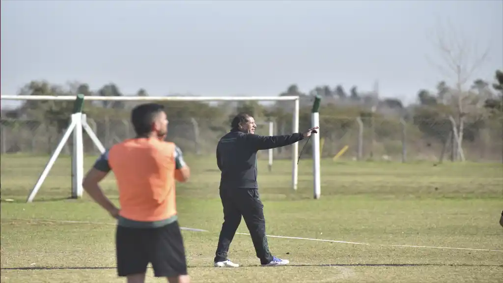 El entrenador Marcelo Gómez