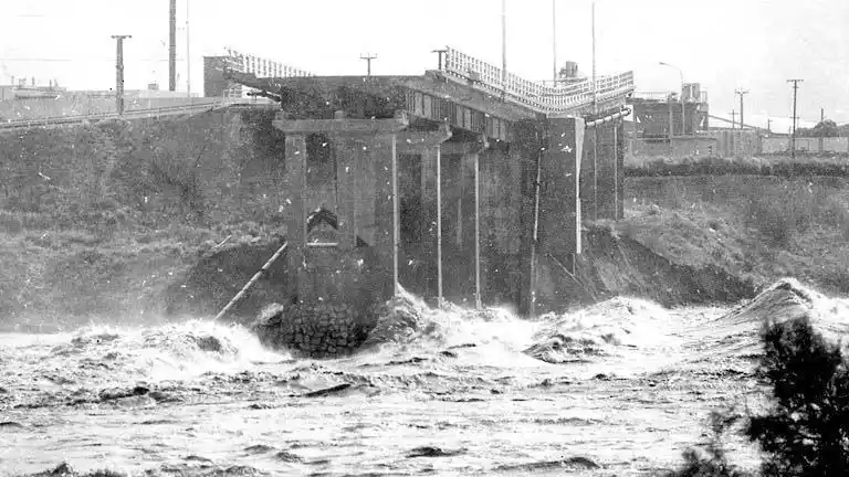 Inundación de 1980. Caída del Ezcurra