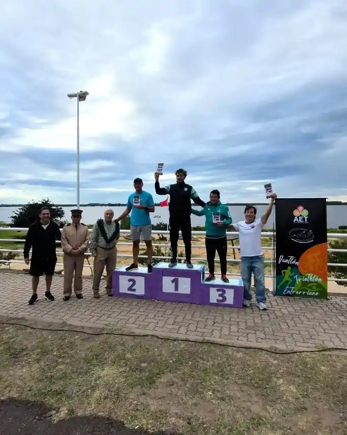 Denoni cerró el Entrerriano de Triatlón con doble consagración y podio en Concepción del Uruguay