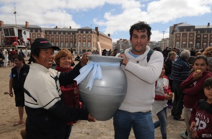 Mar del Plata: Gran mateada en la Bristol contra la "cheta de Nordelta"