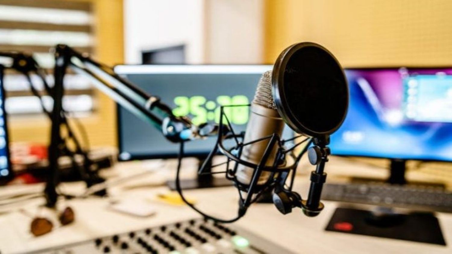 ¿GALOPANDO LA CENSURA? En menos de 24 horas Conatel sacó del aire seis emisoras de radio del Zulia
