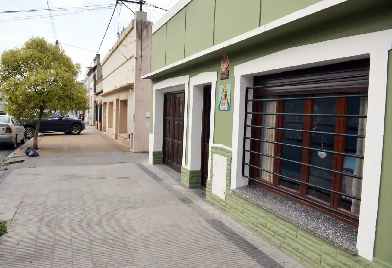 Dos delincuentes robaron dinero de un geriátrico