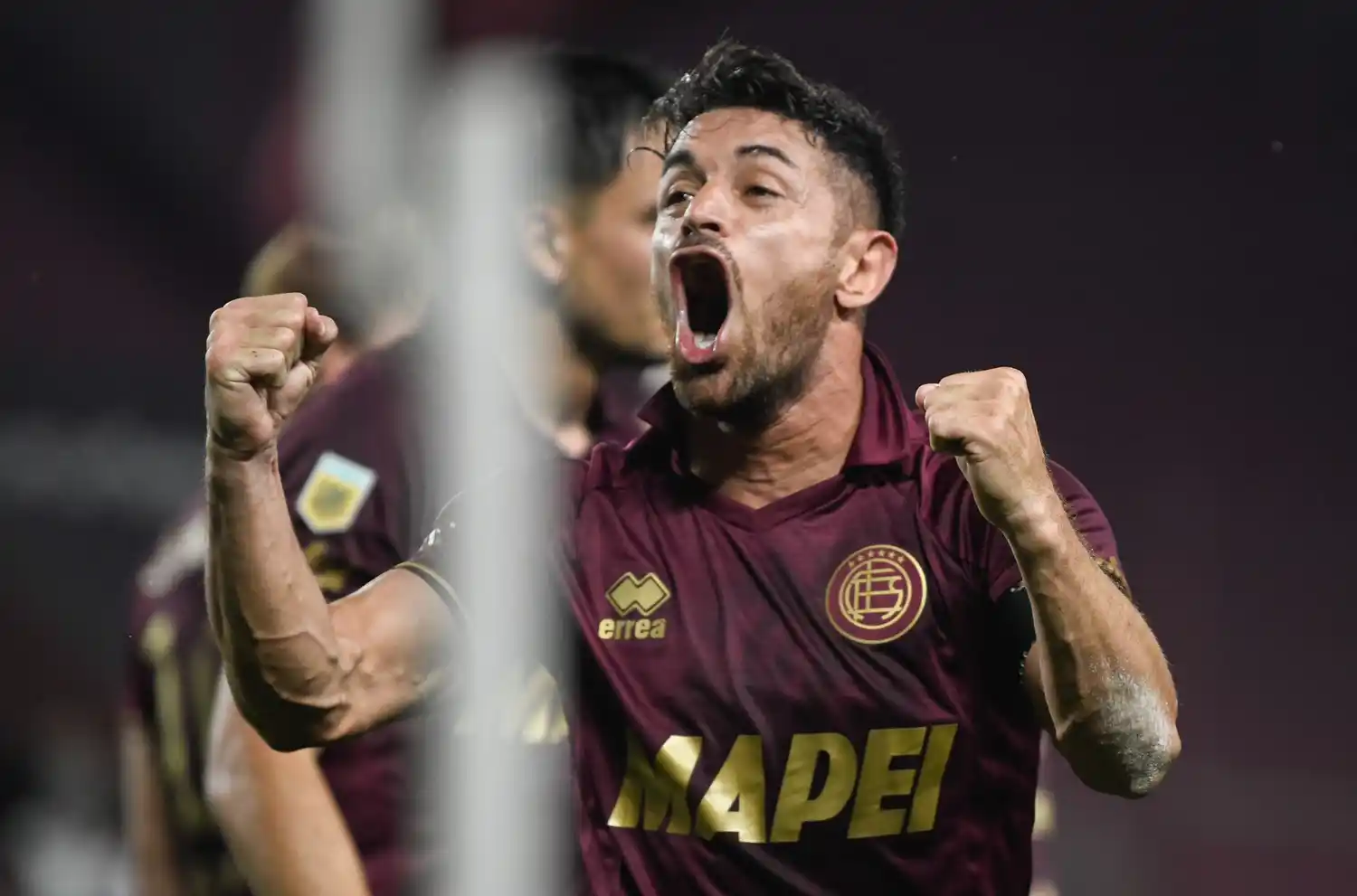 Lanús ganó su primer partido y hundió a Tigre
