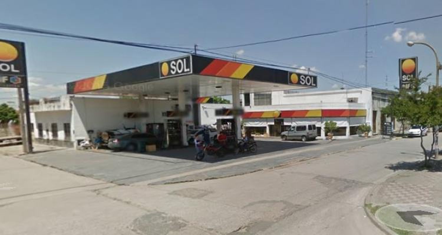 Delincuentes intentaron asaltar a playero de estación de servicio