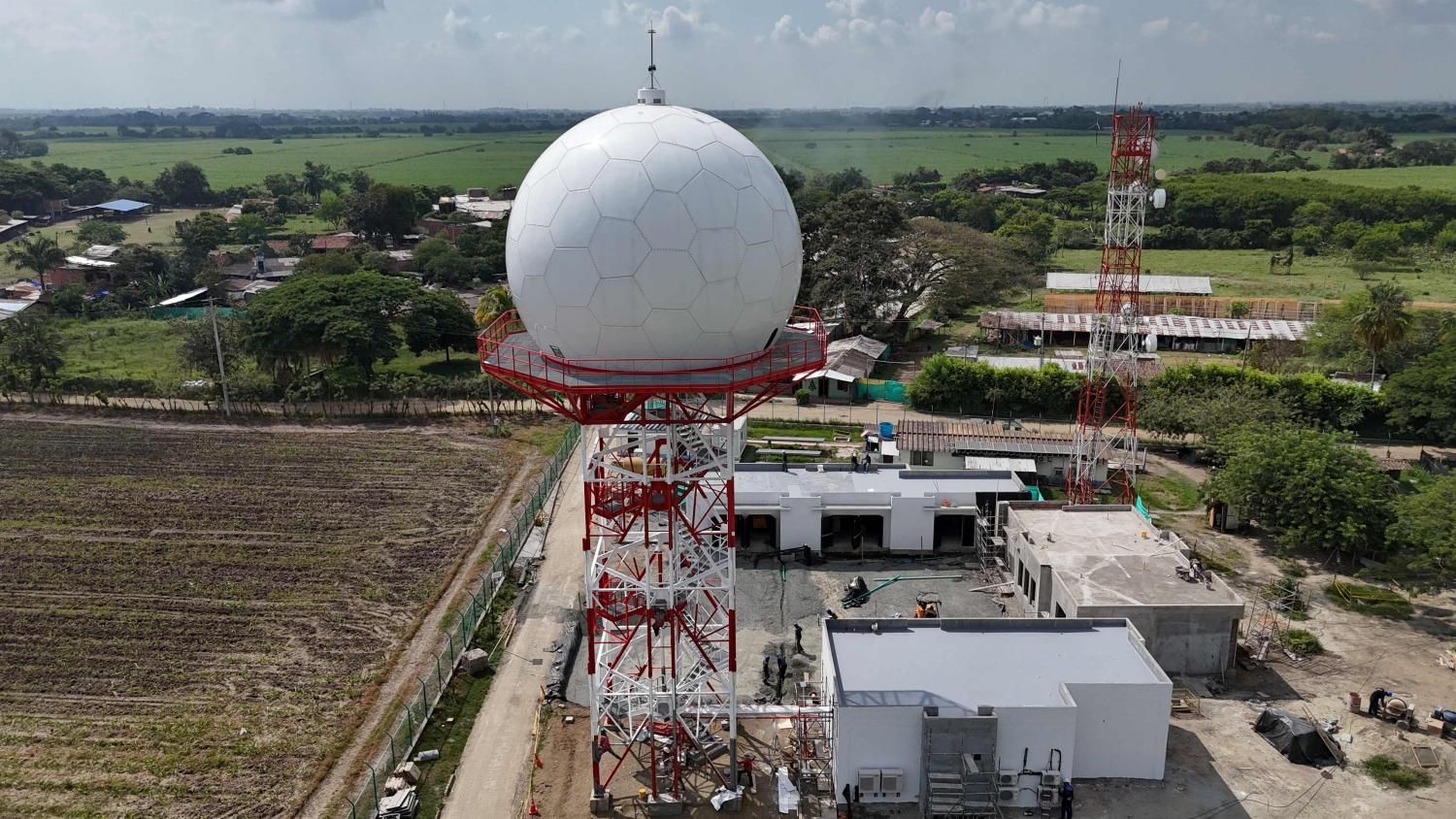 De la mano de Indra, Colombia empieza inédita modernización del 50% de sus radares