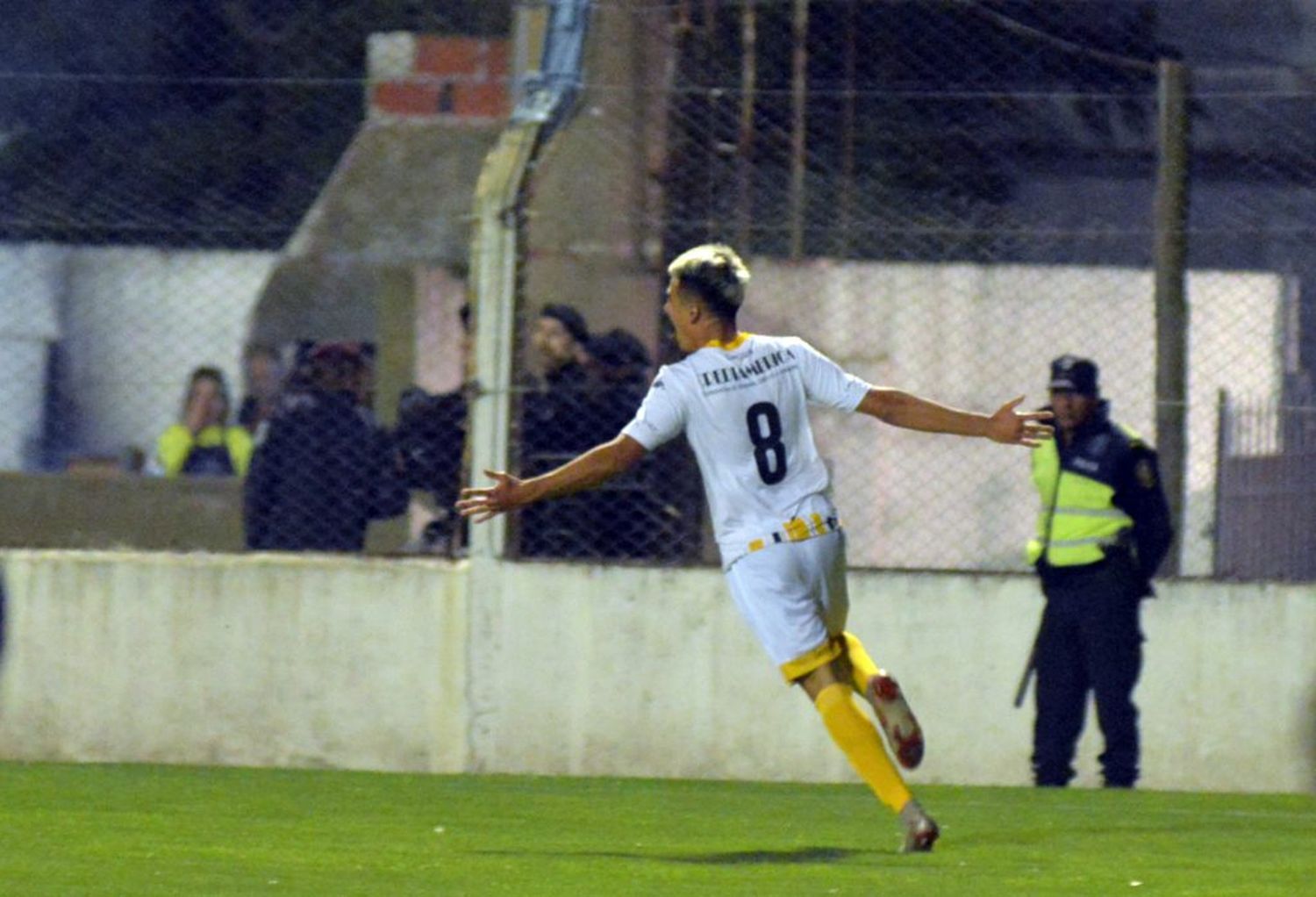 Kabalín le agrega goles al sacrificio de Santamarina