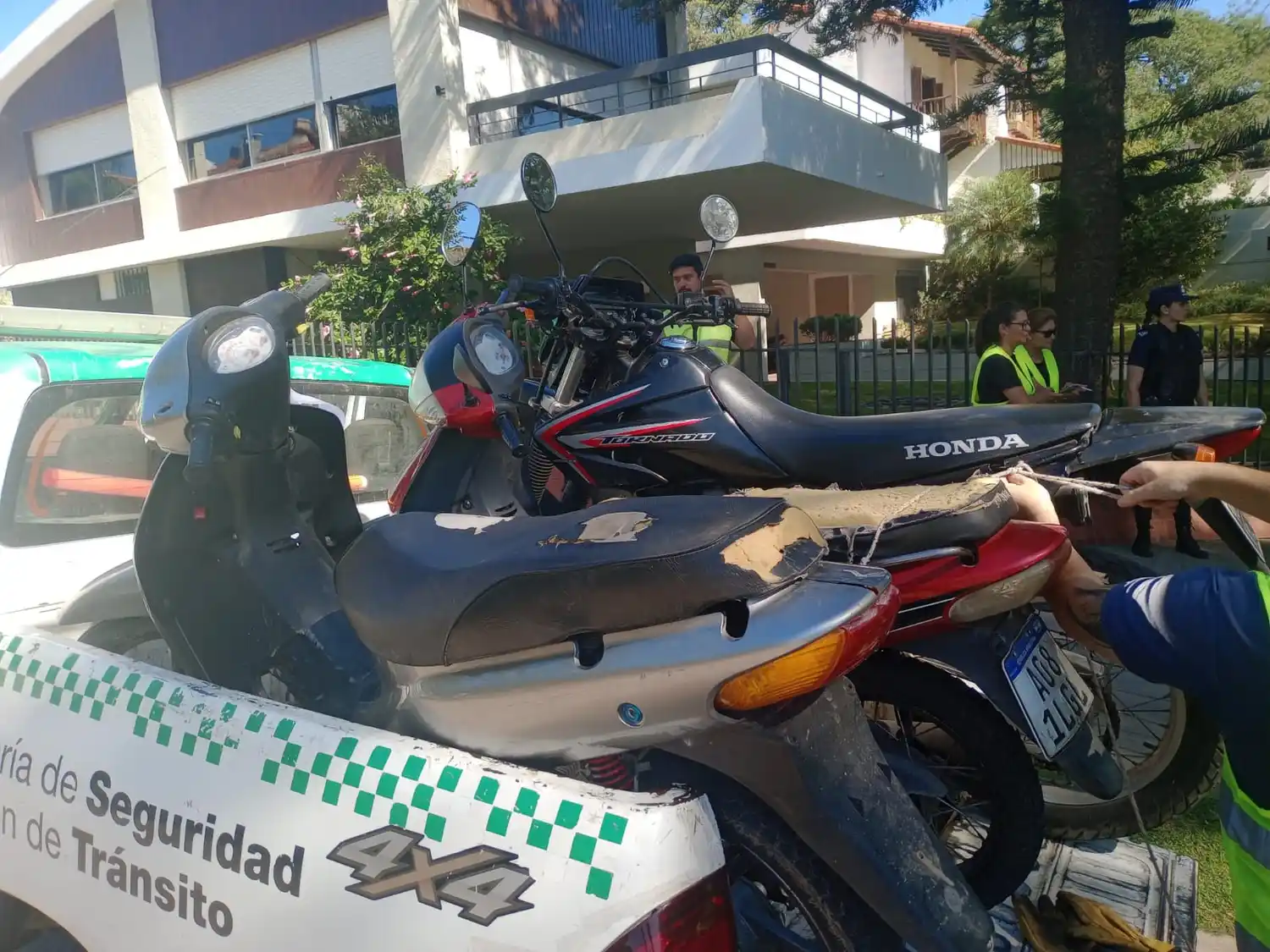 Caballero informó que incautaron 20 motos.