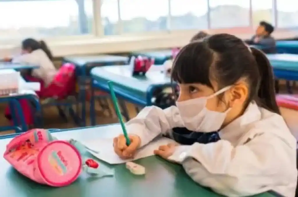 Santa Fe sumaría media hora más de clases en las escuelas primarias