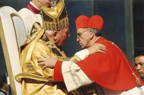 Hace 15 años, Bergoglio fue creado cardenal por Juan Pablo II