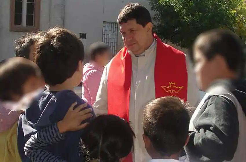 Condenaron a un cura por abuso