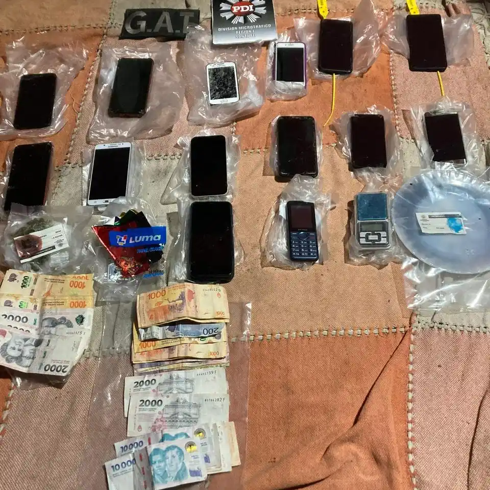 La PDI detuvo a una mujer por microtráfico y secuestró droga, armas y dinero - 2