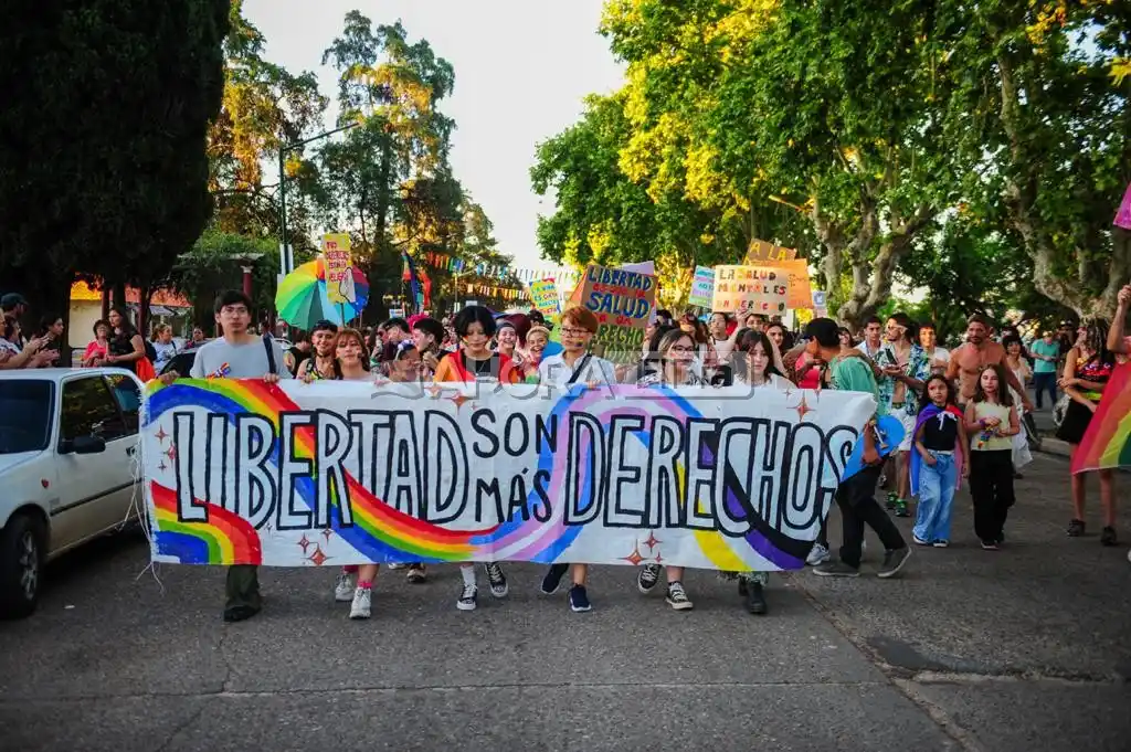 MARCHA DEL ORGULLO GUALEGUAYCHU 2023 - 8