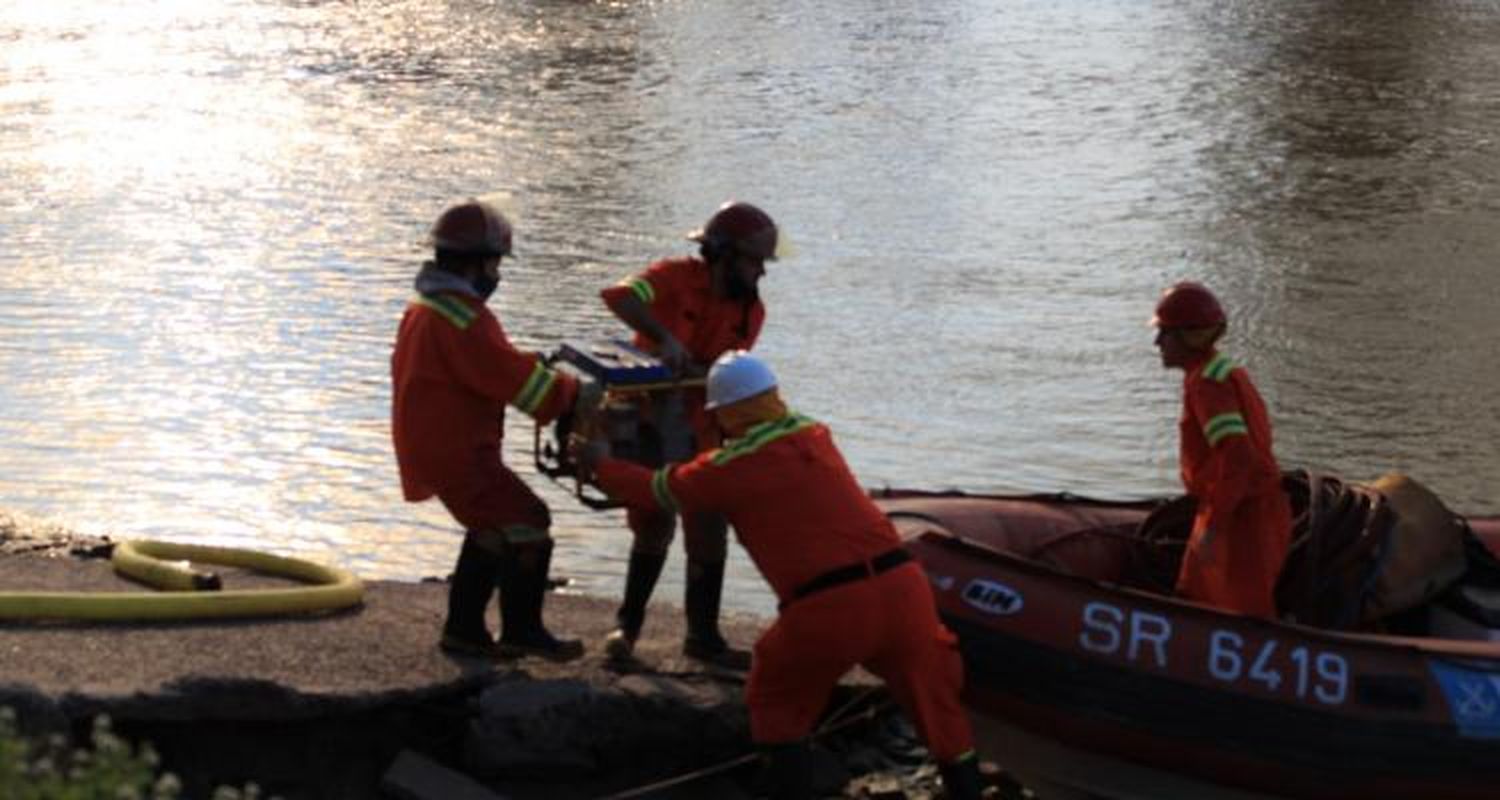 Incendio de Islas: Bomberos acude en ayuda de Prefectura sobre la zona de “La Adela”