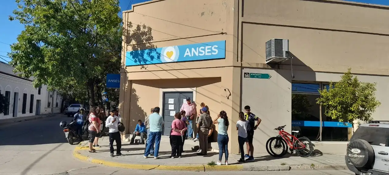 ANSES confirmó cuándo pagará el bono de $70.000 en mayo y cuáles son los nuevos montos para jubilados y pensionados