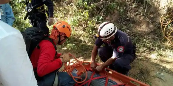 EN EL ÁVILA: hallan cadáver de hombre con dos balazos en la cabeza