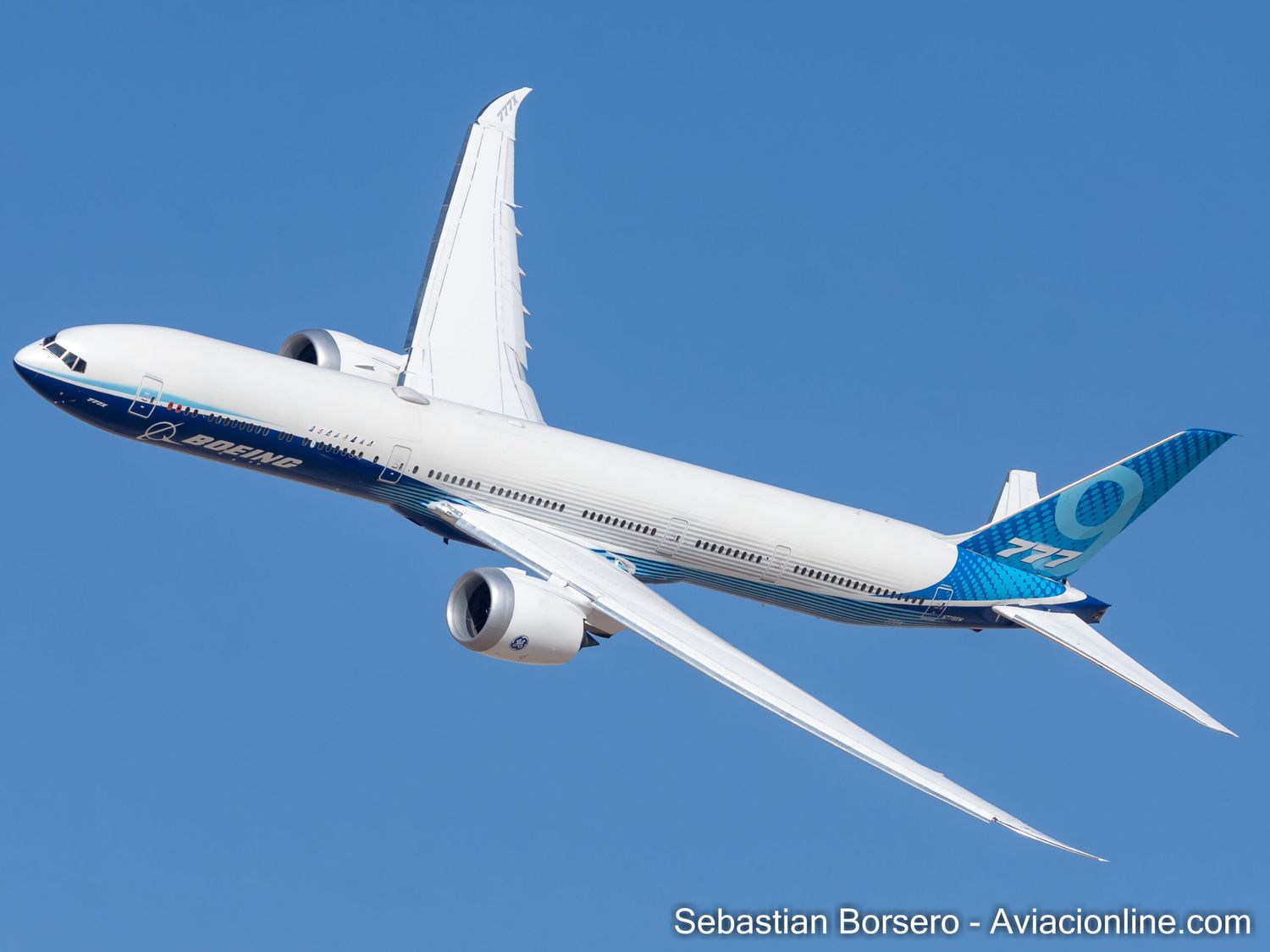 Boeing 777X at Dubai Airshow 2021 - Photo: Sebastián Borsero