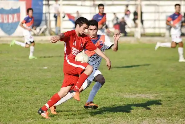 Independiente salvó su invicto pero Deportivo se puso a un punto