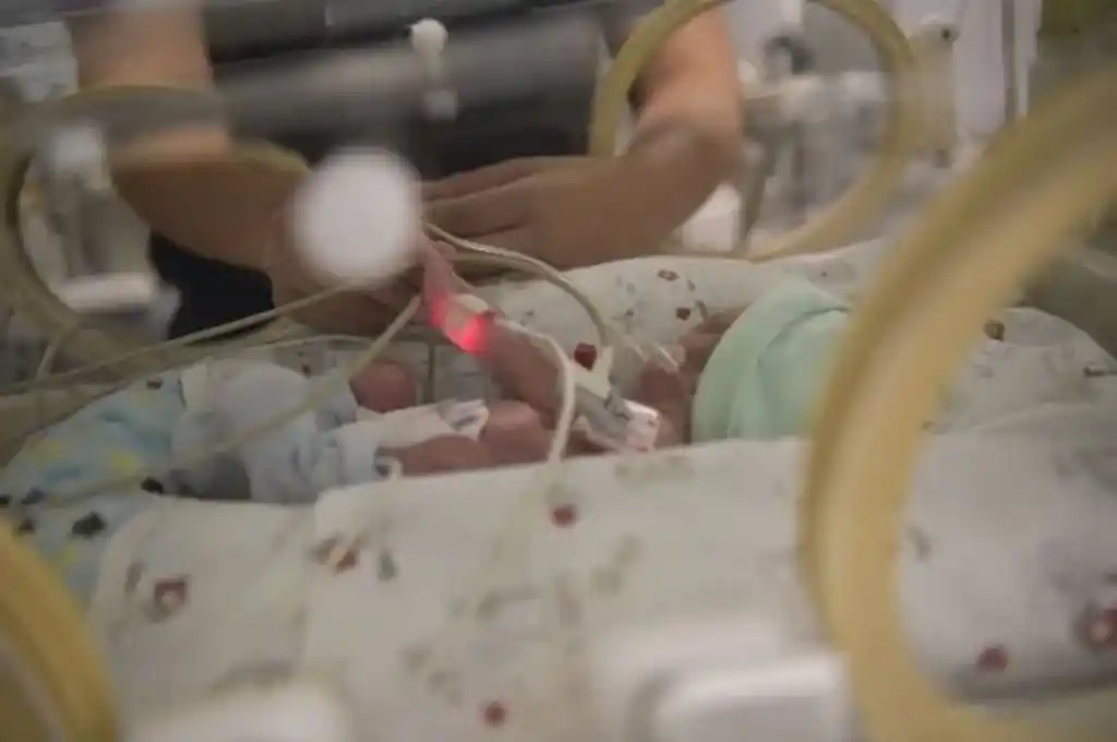 Rosario: dos gemelas de 40 días tienen coronavirus