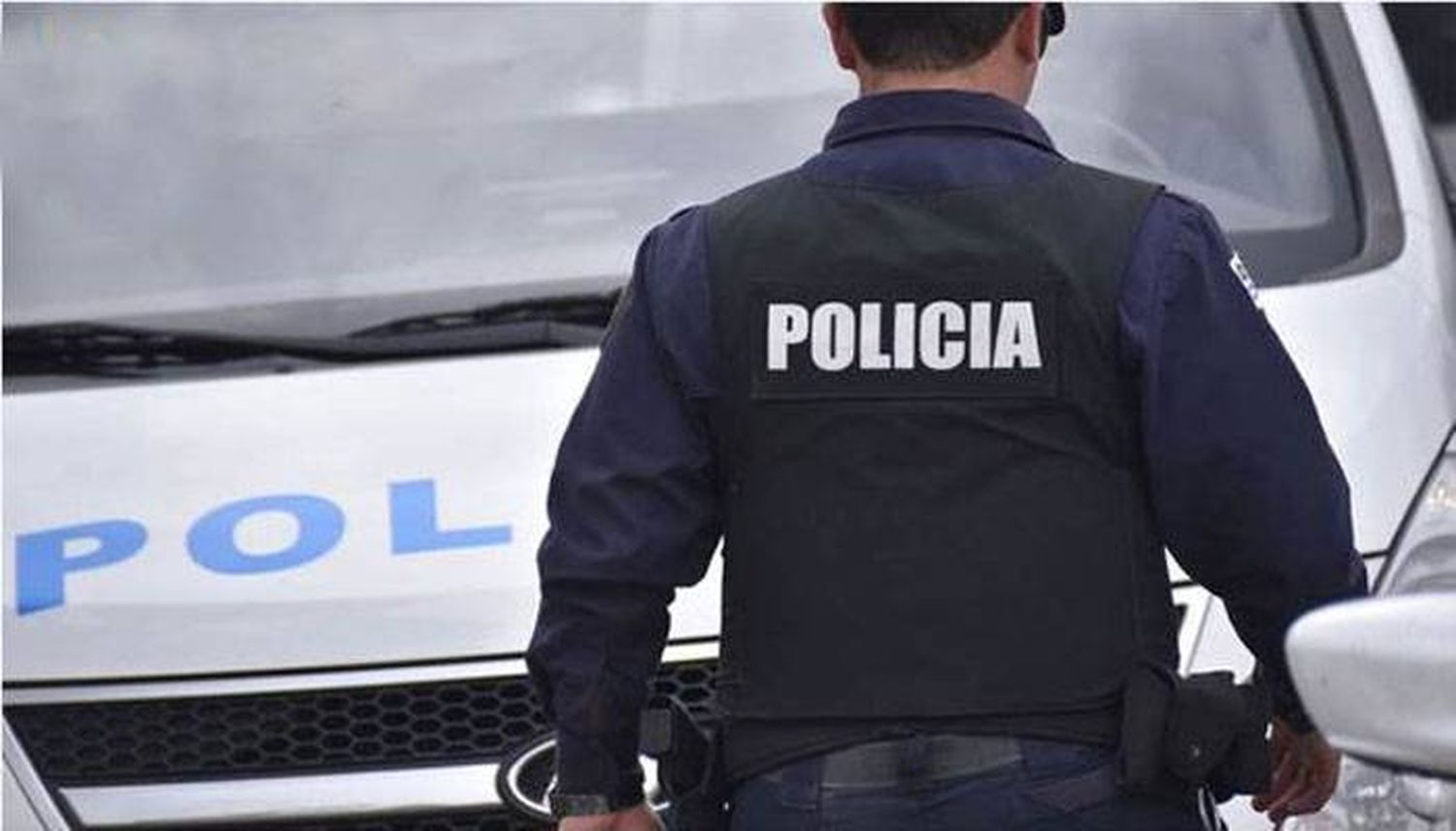 Detienen a pareja violenta  por agresión a policías