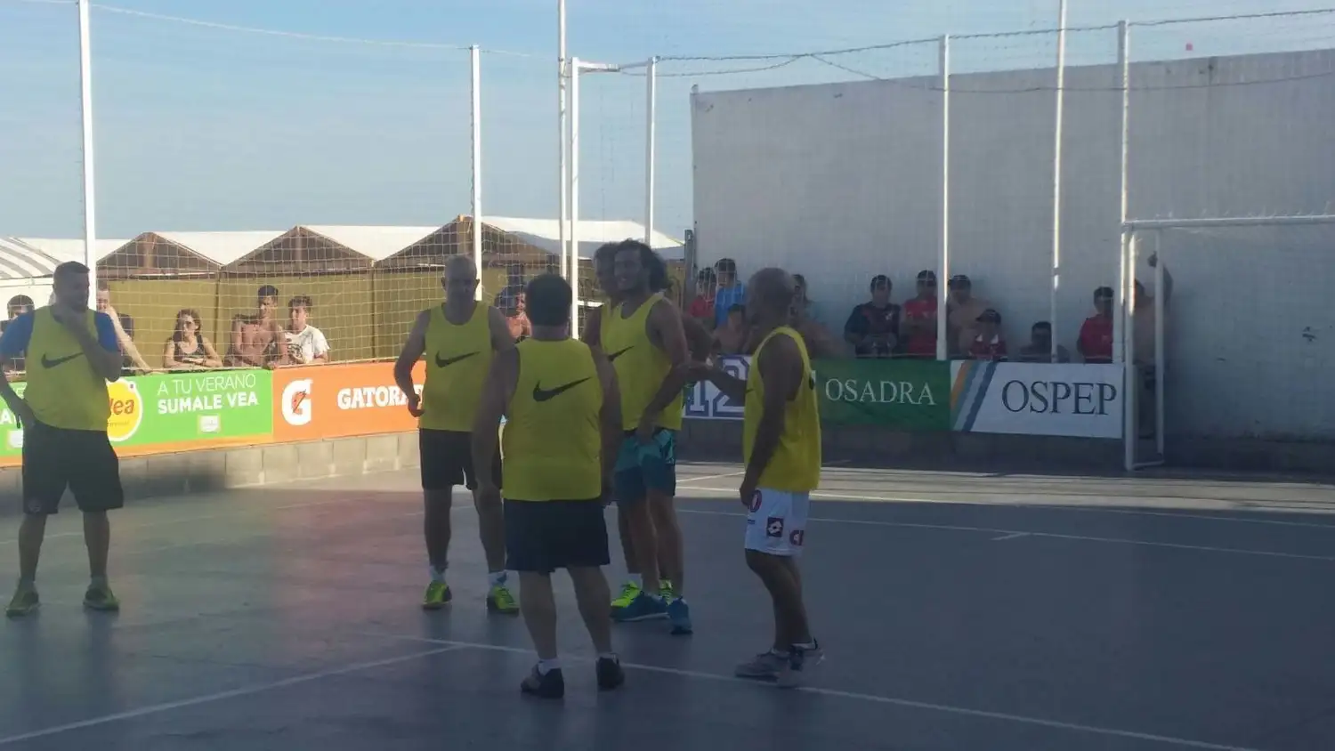 Cuando el fútbol ayuda