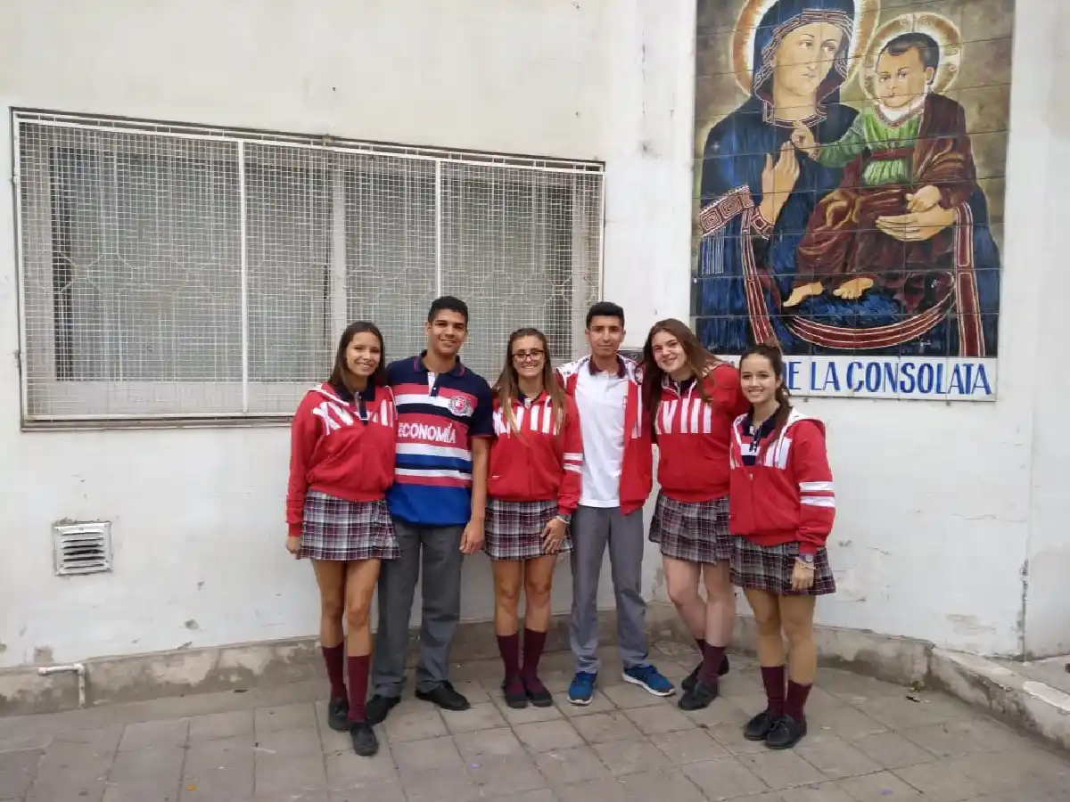A través de un proyecto, alumnos del Pablo VI  consiguieron una cocina para merendero