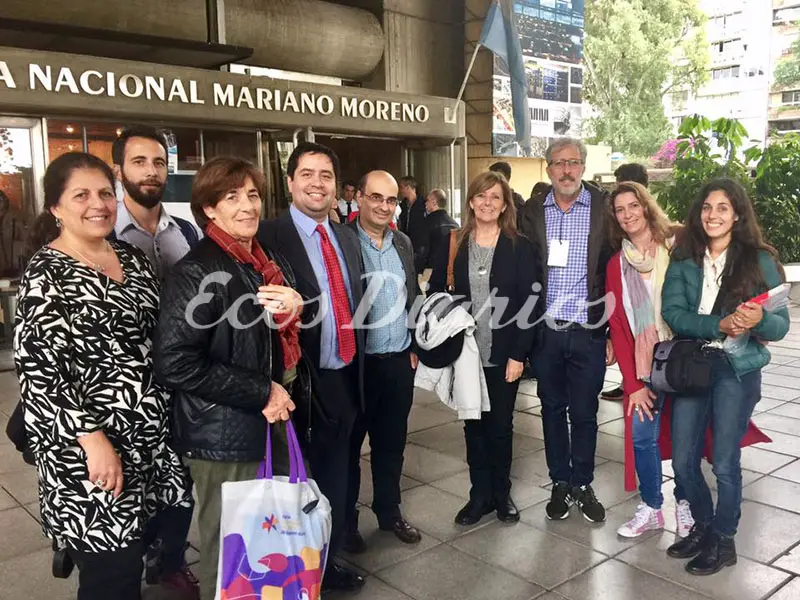 El Centro Cultural adquirió cientos de libros para la biblioteca en la Feria