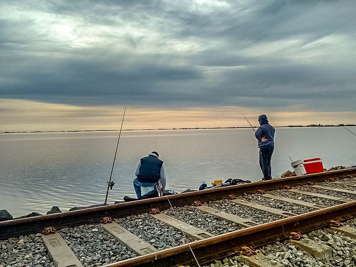 Guerra del pejerrey: en Diego de Alvear quieren prohibir el ingreso de pescadores de San Gregorio