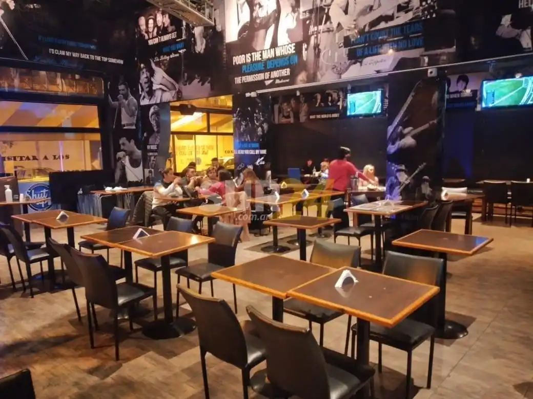 Pagnoni: “Si seguimos por este camino va a haber un cementerio de bares”