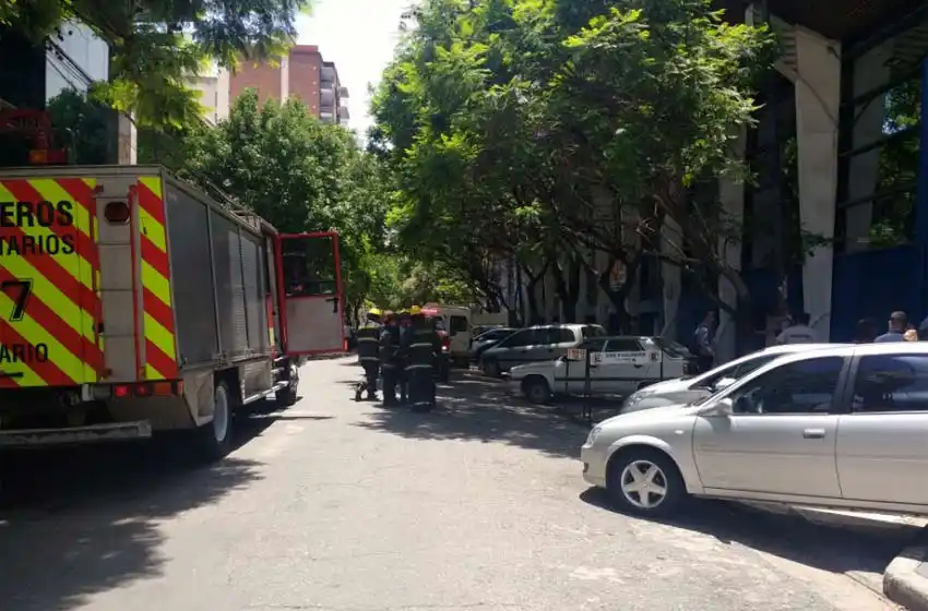 Un principio de incendio en un supermercado alarmó a clientes y empleados