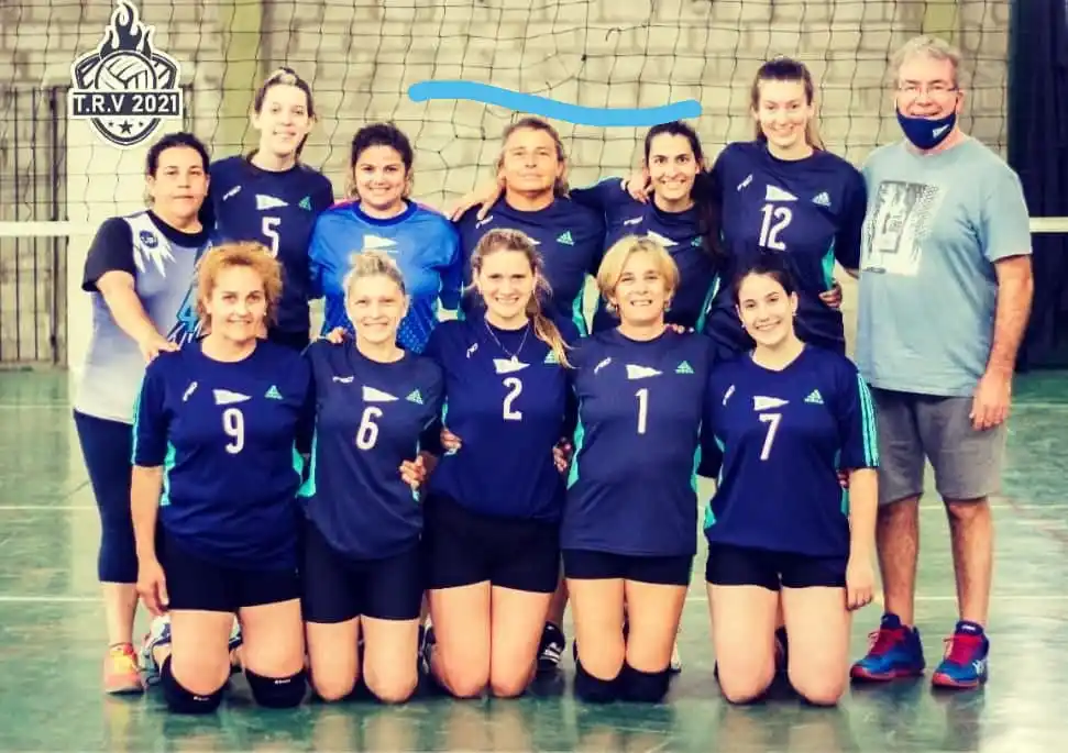El maxivóley femenino de Náutico campeón del Torneo Regional de Pilar