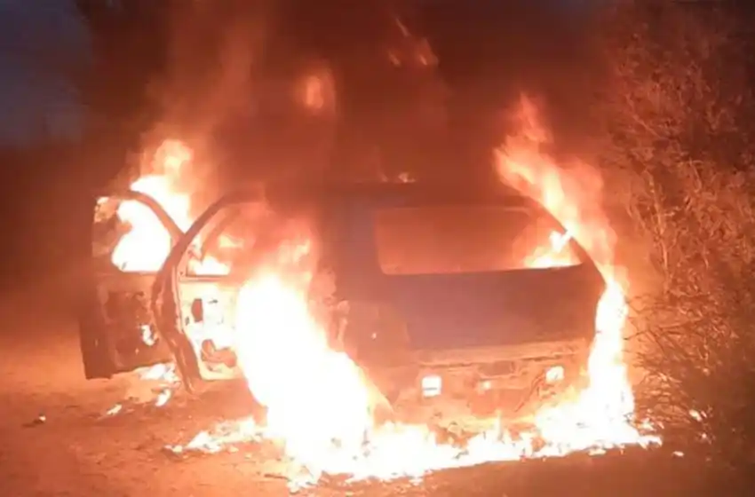 Hallaron prendido fuego el auto que se usó para el crimen de la plaza en zona sudoeste