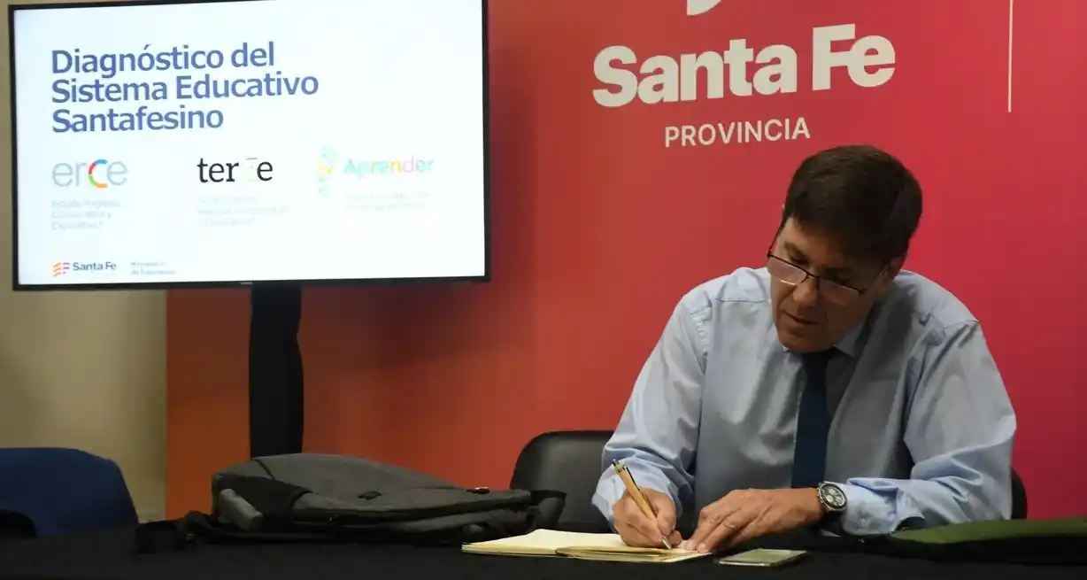 El ministro está convencido que había que resolver el nivel de ausentismo docente, "que generaba un perjuicio económico y una erogación enorme que el sistema no podía sostener". Crédito: Archivo / Flavio Raina.