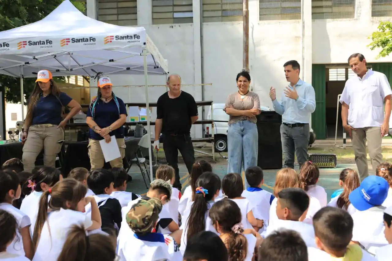 La provincia junto al municipio llevó adelante una jornada educativa en la colonia del Balneario Municipa