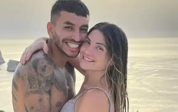 Tras quedarse afuera del Mundial, la mujer del rosarino Ángel Correa salió a bancarlo