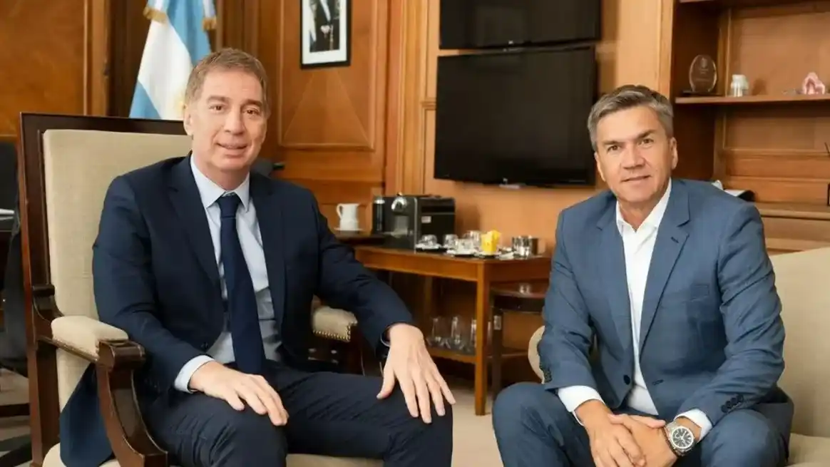 Santilli recibió al gobernador de Chaco Zdero en la previa al tratamiento de la reforma laboral en el Senado.