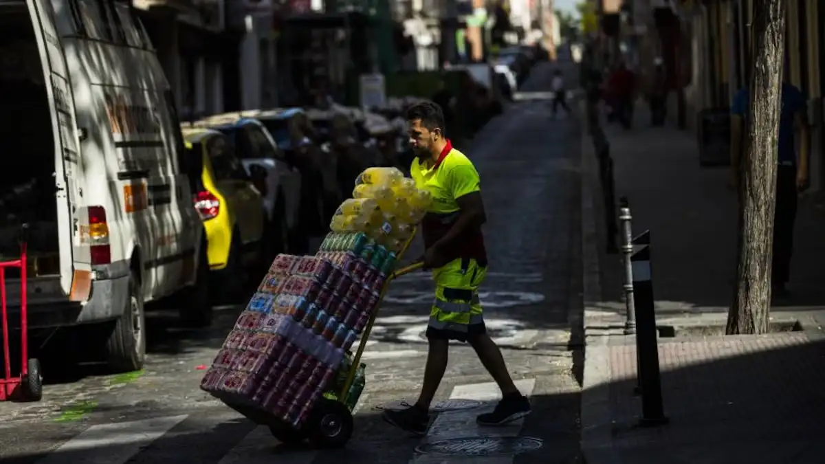 Cae el empleo asalariado: se perdieron más de 200.000 puestos de trabajo desde que asumió Milei
