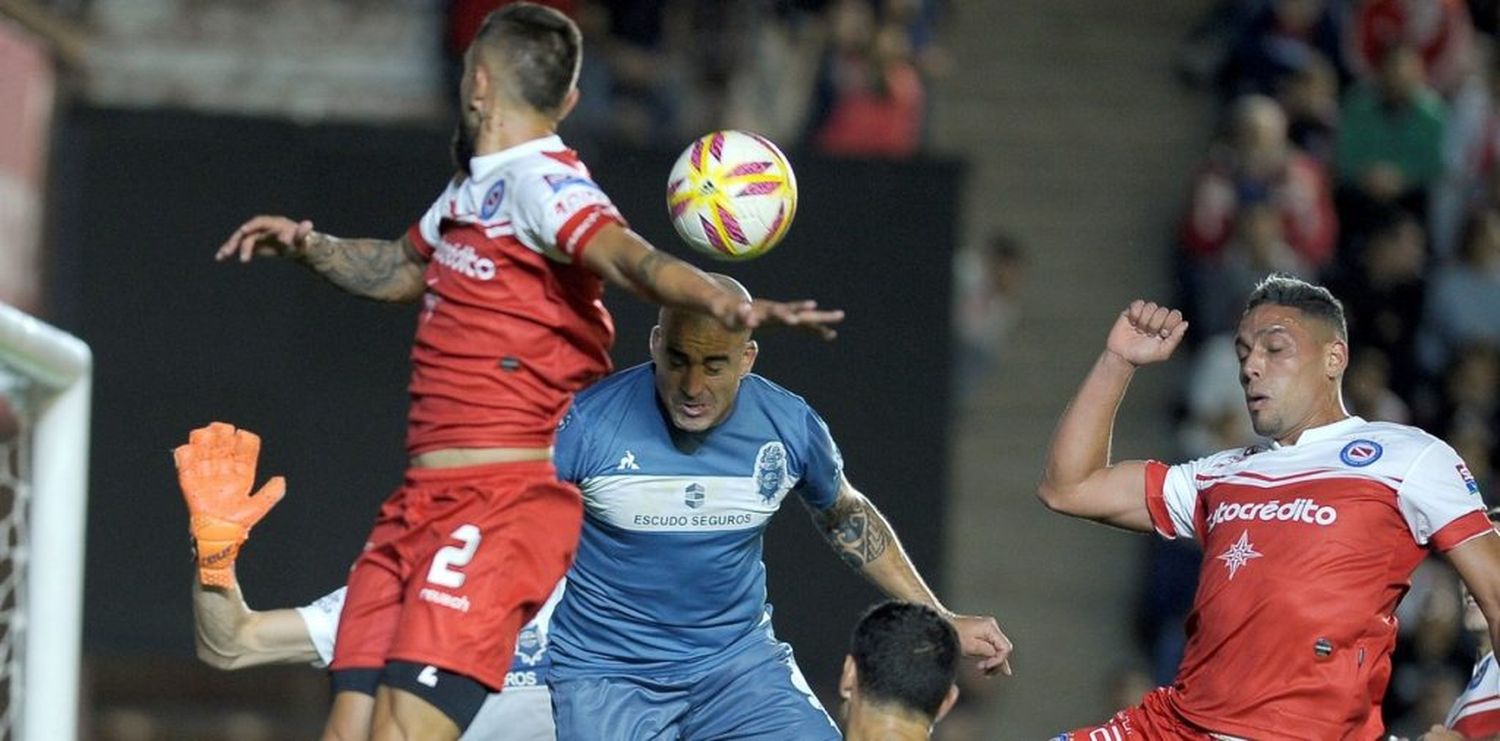 Gimnasia y Argentinos definen en El Bosque