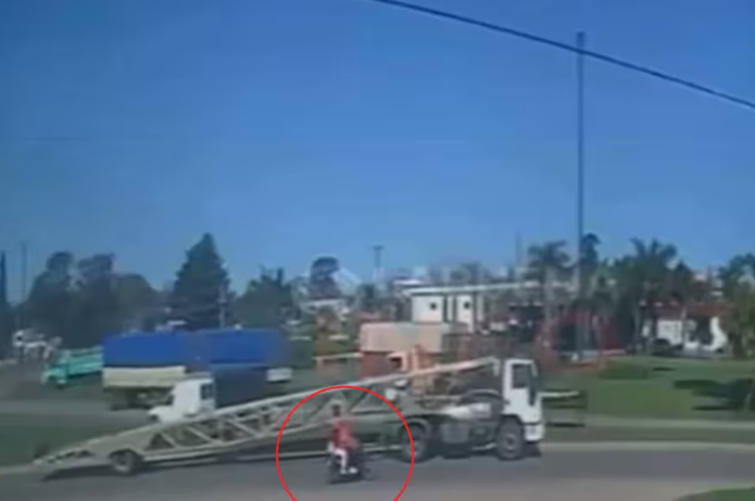 Murieron dos adolescentes en un choque en La Plata