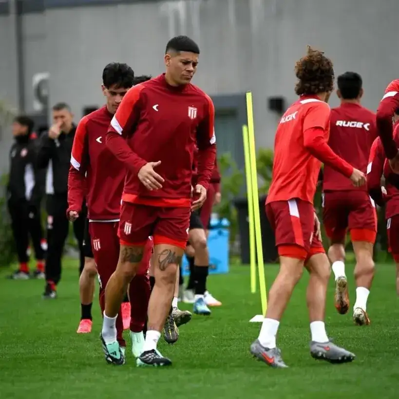 Marcos Rojo está en duda para esta noche.