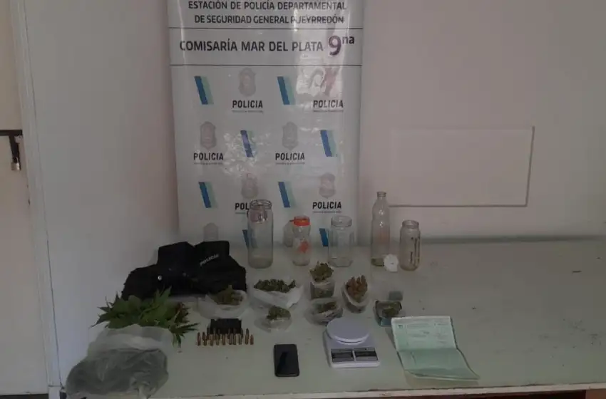 Esclarecen entradera en los Troncos: detienen a dos personas con un chaleco de policía