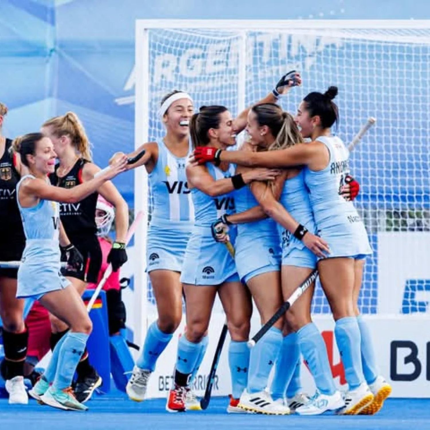Las Leonas, por otro paso