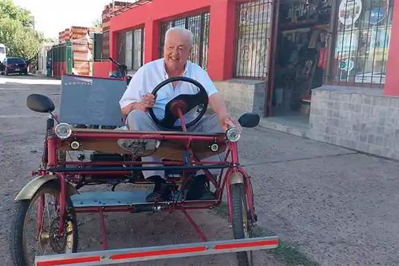 Entrerriano sorprendió a todos mientras hacía mandados en su vehículo a batería