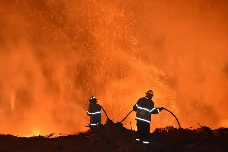 Espectacular incendio en Paraná
