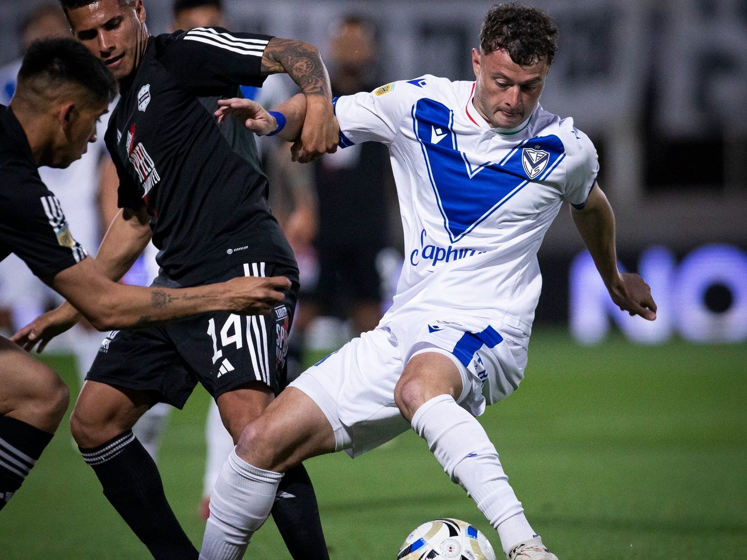 El Guapo igualó 2 a 2 cone Vélez.